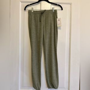 NWT Old Navy Girls Breathe On Joggers - Green, size L